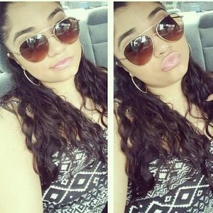 Meet your Posher, Jasmine